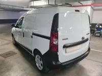 Usado Dacia Dokker Essentiel 109 CV (80 kW) 2021 Blanco Monovolumen