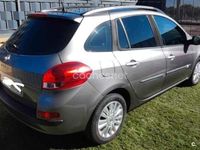 Usado Renault Clio GrandTour Authentique 68 CV (50 kW) 2011 Gris / plata Familiar