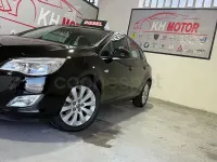 Usado Opel Astra Excellence 130 CV (95 kW) 2012 Negro Berlina