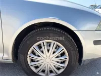 Usado Skoda Octavia Ambiente 110 CV (80 kW) 2004 Gris / plata Berlina