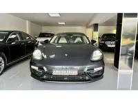 Usado Porsche Panamera Turbo Sport Turismo Sport Turismo 550 CV (404 kW) 2019 Gris Familiar