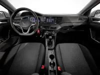 Usado VW Polo Trendline 95 CV (69 kW) 2022 Plateado Utilitario