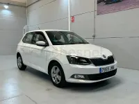 Usado Skoda Fabia Ambition 75 CV (55 kW) 2016 Blanco Berlina