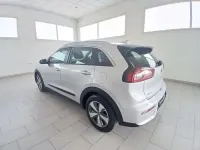 Używany Kia Niro 141 KM (103 kW) 2018 Szary SUV