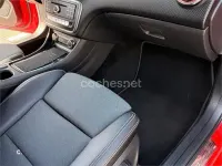 Usado Mercedes GLA180 122 CV (89 kW) 2017 Rojo SUV