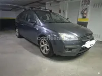 Usado Ford Focus Trend 100 CV (73 kW) 2007 Gris / plata Berlina