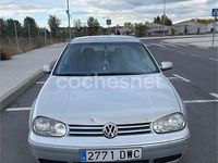 Usado VW Golf IV Highline 130 CV (95 kW) 2003 Gris / plata Berlina