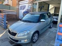 Usado Skoda Fabia 60 CV (44 kW) 2011 Gris / plata Berlina