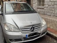 Usado Mercedes A180 Avantgarde 109 CV (80 kW) 2009 Gris / plata Monovolumen