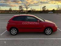 Usado Seat Ibiza Sport 105 CV (77 kW) 2007 Granate Berlina