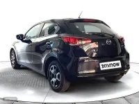 Usado Mazda 2 90 CV (66 kW) 2024 Negro Utilitario