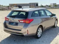 Usado Toyota Auris Touring Sports Active 90 CV (66 kW) 2013 Gris Familiar