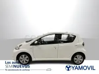 Usado Toyota Aygo City 68 CV (50 kW) 2013 Blanco Utilitario