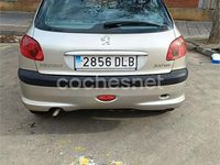 Usado Peugeot 206 70 CV (51 kW) 2005 Gris / plata Berlina