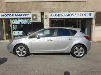 Usado Opel Astra Enjoy 100 CV (73 kW) 2011 Gris / plata Berlina