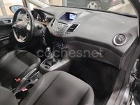 Usado Ford Fiesta Trend 82 CV (60 kW) 2016 Gris / plata Utilitario