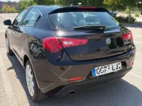 Usado Alfa Romeo Giulietta Super 120 CV (88 kW) 2017 Negro Utilitario