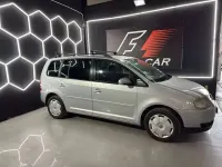 Usado VW Touran Highline 116 CV (85 kW) 2004 Gris / plata Monovolumen