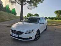 Usado Volvo V60 Momentum 120 CV (88 kW) 2018 Blanco Familiar