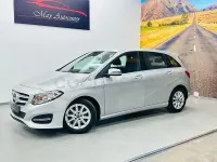 Usado Mercedes B200 136 CV (100 kW) 2018 Gris / plata Utilitario