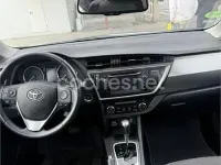Usado Toyota Auris 132 CV (97 kW) 2013 Blanco Berlina