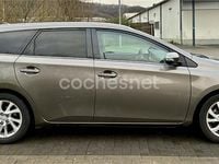 Usado Toyota Auris Active 112 CV (82 kW) 2017 Beige Familiar