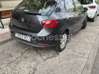 Usado Seat Ibiza Reference 85 CV (62 kW) 2011 Gris / plata Berlina
