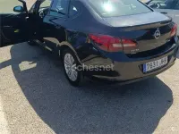 Usado Opel Astra Elegance 110 CV (80 kW) 2015 Negro Berlina