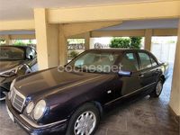 Usado Mercedes E200 Elegance 136 CV (100 kW) 1998 Azul Berlina