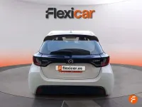 Begagnad Mazda 2 Exclusive-Line 90 HK (66 kW) 2023 Vit Halvkombi