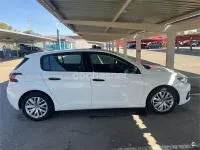 Usado Peugeot 308 Access 100 CV (73 kW) 2019 Blanco Berlina
