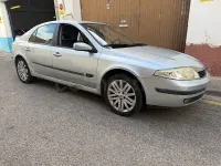Usado Renault Laguna II Expression 110 CV (80 kW) 2002 Gris / plata Berlina