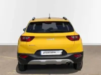 Usado Kia Stonic 84 CV (61 kW) 2023 Amarillo SUV