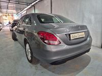 Usado Mercedes C220 Exclusive 170 HP (125 kW) 2015 Cinzento Sedan