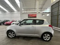 Usado Suzuki Swift GLX 92 CV (67 kW) 2005 Gris / plata Utilitario