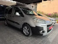 Usado Peugeot Partner Tepee Outdoor 115 CV (84 kW) 2015 Gris / plata Monovolumen