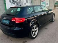 Usado Audi A3 Sportback Ambition 122 CV (89 kW) 2011 Azul Utilitario