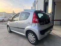Usado Peugeot 107 68 CV (50 kW) 2007 Gris / plata Utilitario