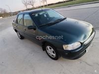Usado Ford Escort Ghia 105 CV (77 kW) 1995 Verde Berlina