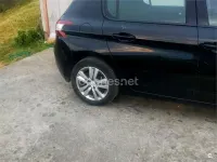 Usado Peugeot 308 Active 120 CV (88 kW) 2015 Negro Berlina