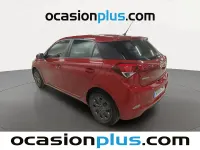 Usado Hyundai i20 84 CV (61 kW) 2017 Rojo Utilitario