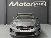 Usado Kia XCeed 136 HP (100 kW) 2020 Cinzento SUV
