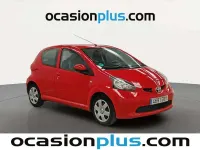 Usado Toyota Aygo 68 CV (50 kW) 2008 Rojo Utilitario
