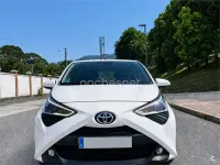 Usado Toyota Aygo X-play 69 CV (50 kW) 2019 Blanco Utilitario