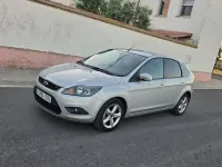 Usado Ford Focus Titanium 115 CV (84 kW) 2008 Gris / plata Berlina