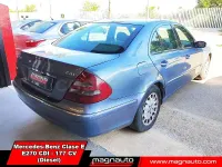 Usado Mercedes E270 Elegance 177 CV (130 kW) 2002 Gris / plata Berlina
