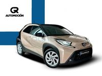 Usado Toyota Aygo X Play 72 CV (52 kW) 2022 Beige SUV