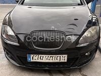 Usado Seat Leon Reference 105 CV (77 kW) 2011 Negro Utilitario