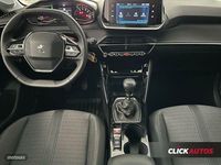 Usado Peugeot 208 Allure 100 CV (73 kW) 2022 Amarillo Utilitario