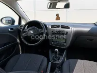Usado Seat Leon Reference 105 CV (77 kW) 2011 Negro Utilitario